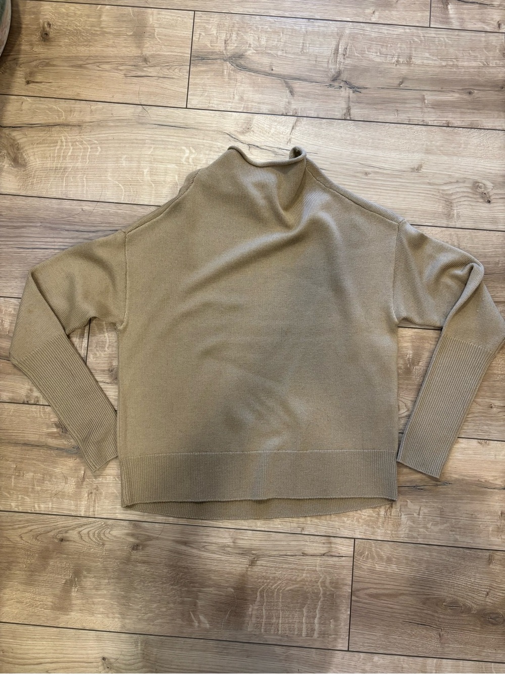 Aritzia/Wilfred Camel Sweater